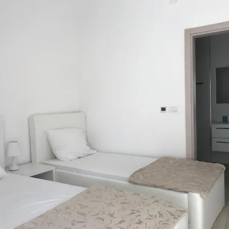 First Line Of The Sea 1 Apartment Dobra Voda Exterior photo